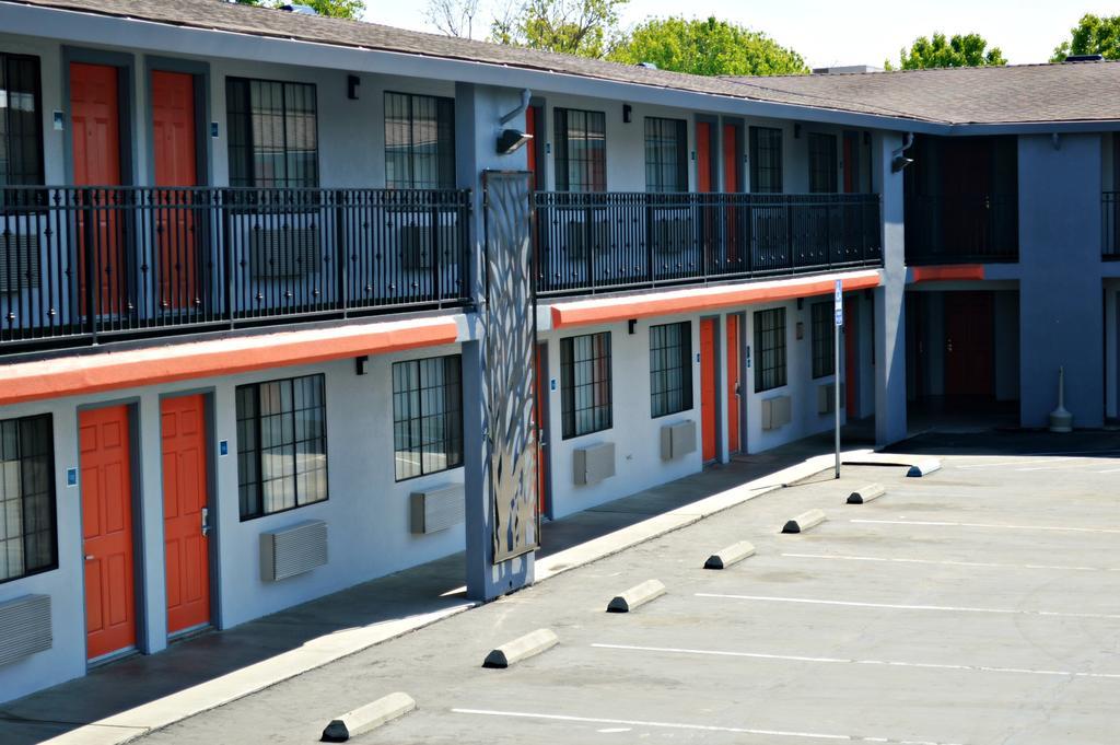 Journey Inn Woodland Exterior foto