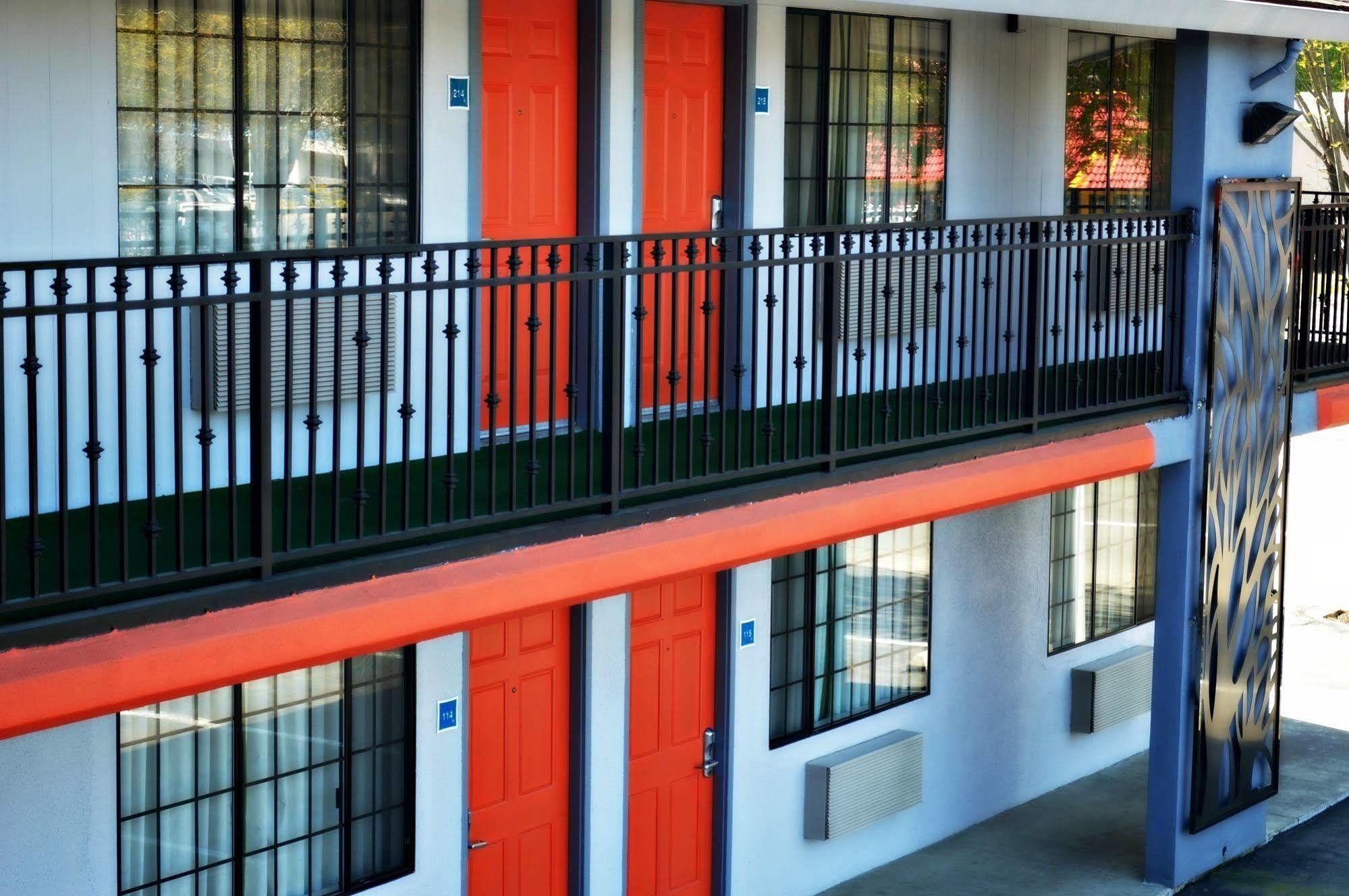 Journey Inn Woodland Exterior foto